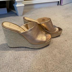 Jessica Simpson Champagne-Gold Summer Wedges (8M)